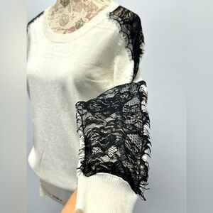 IJEANS by BUFFALO Ivory with black lace accent crew neck sweater size M